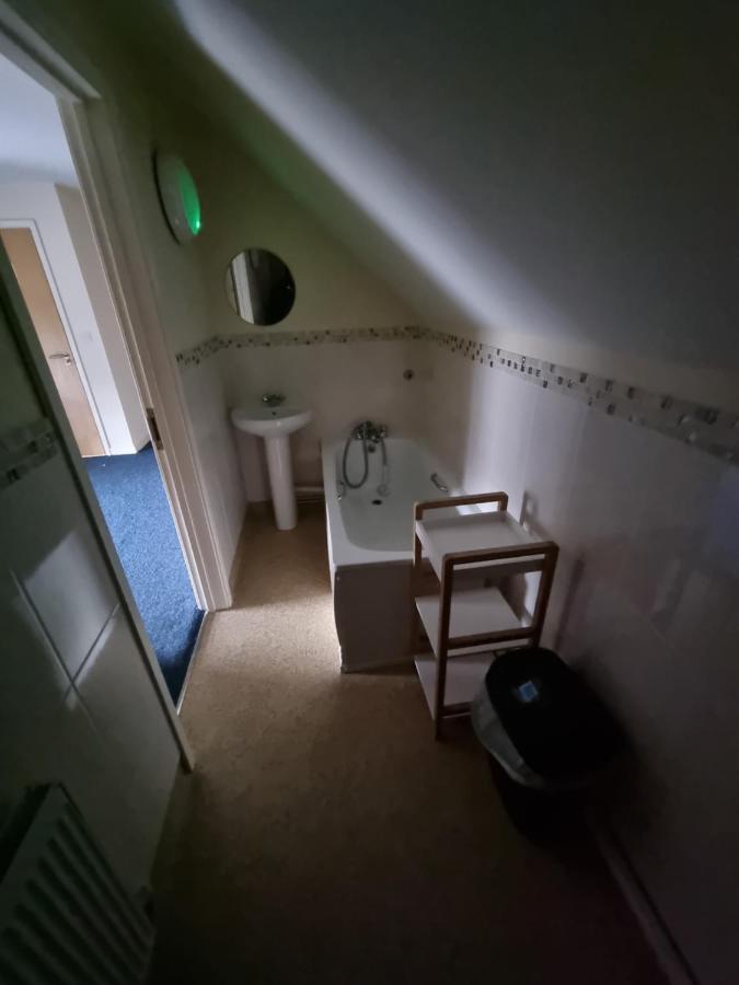Kings Arms Guest House Ebbw Vale Dış mekan fotoğraf