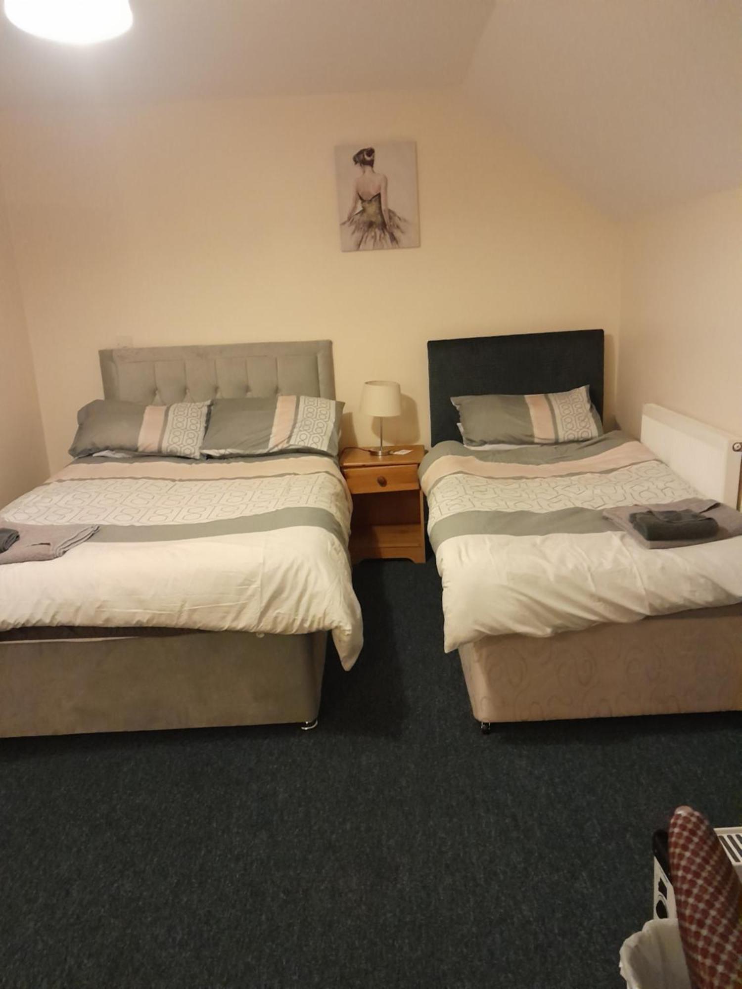 Kings Arms Guest House Ebbw Vale Dış mekan fotoğraf