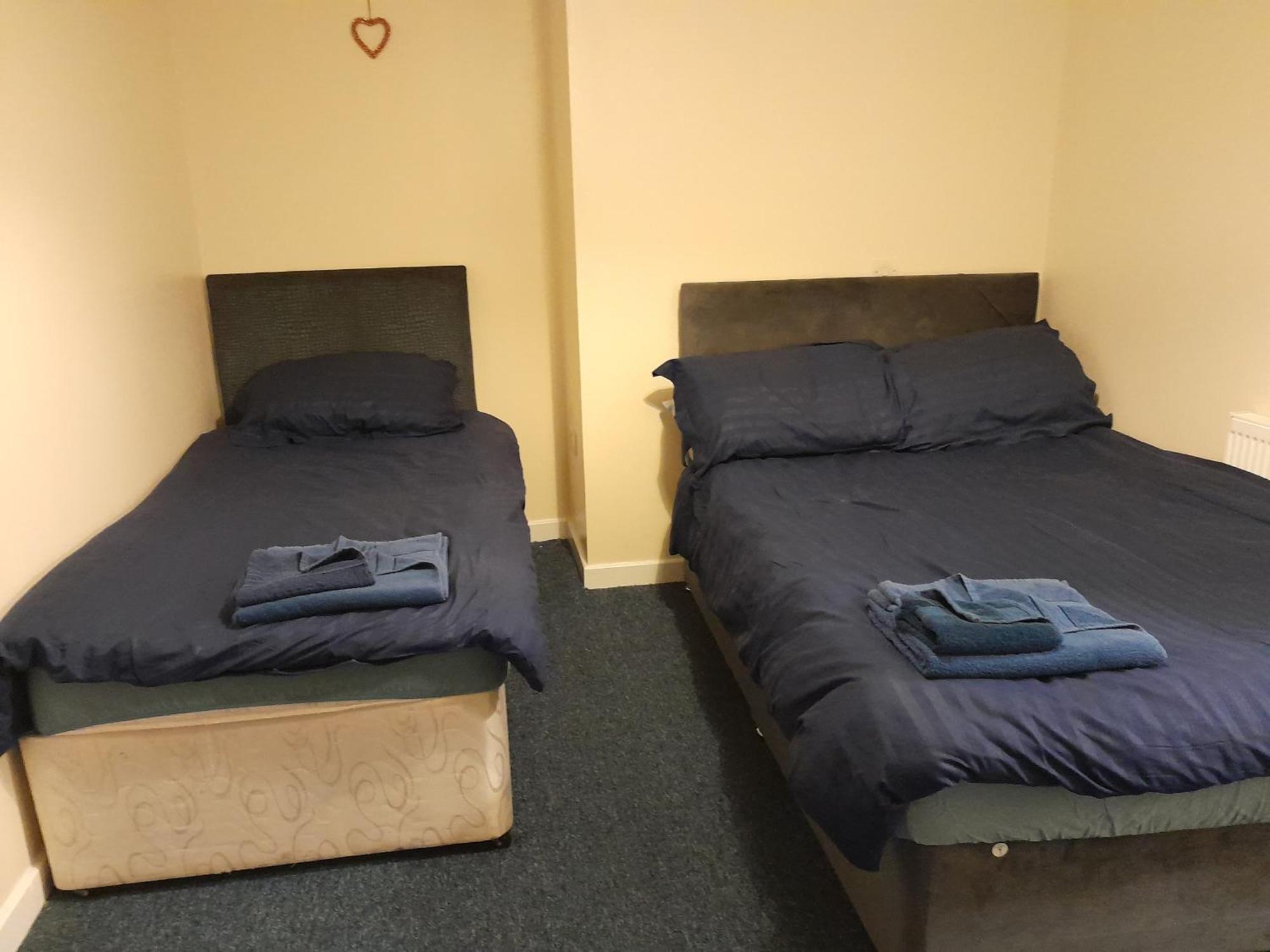 Kings Arms Guest House Ebbw Vale Dış mekan fotoğraf