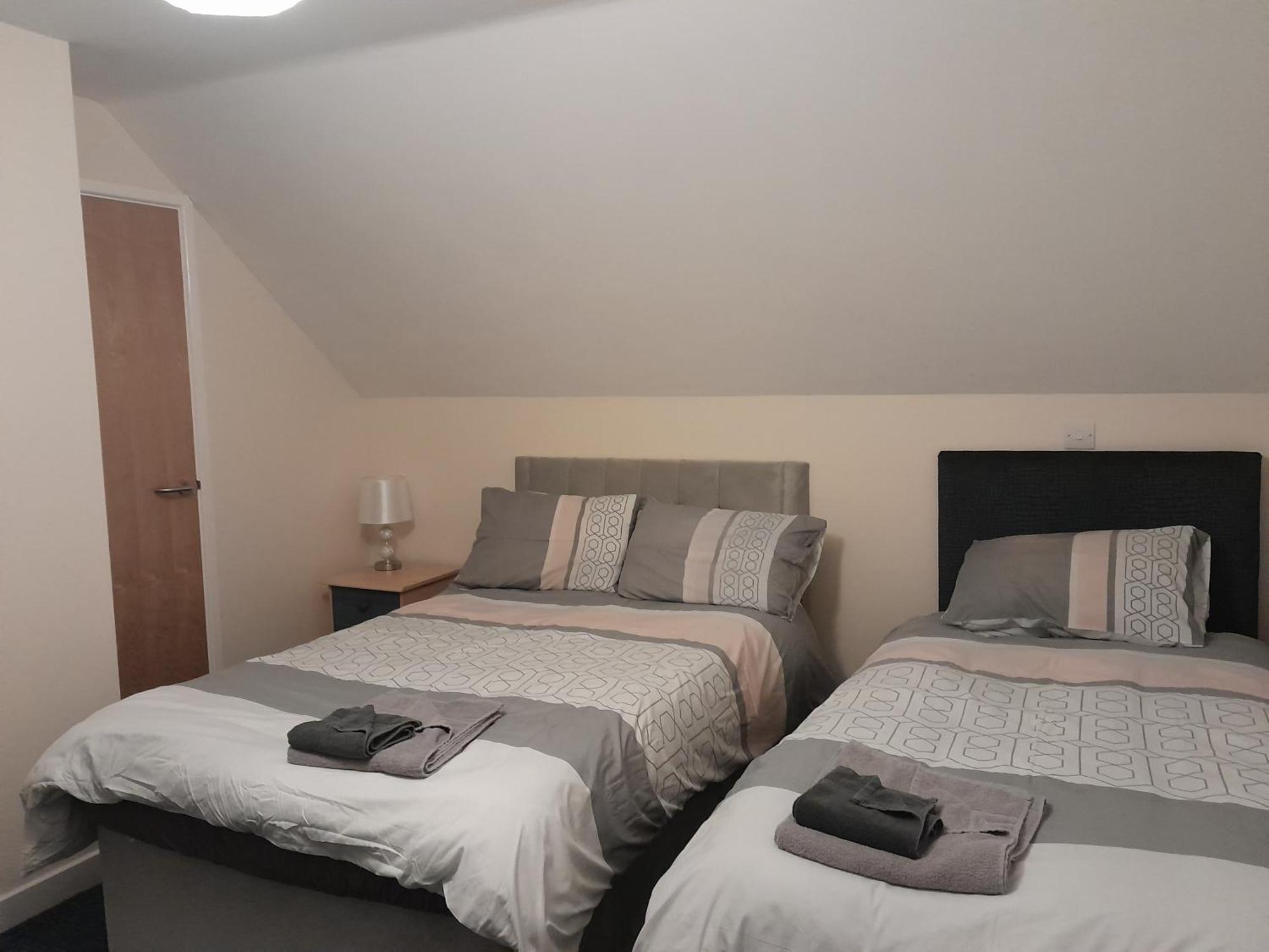 Kings Arms Guest House Ebbw Vale Dış mekan fotoğraf