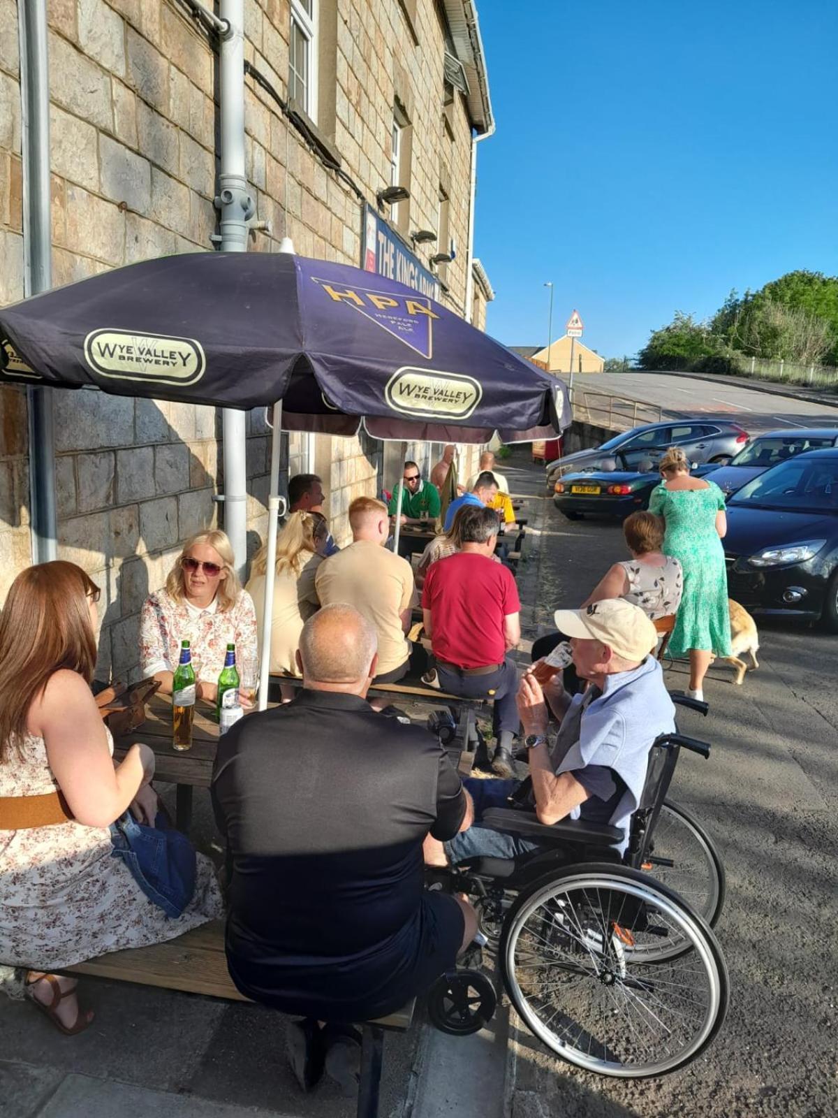 Kings Arms Guest House Ebbw Vale Dış mekan fotoğraf